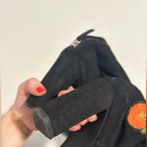 STEVE MADDEN lightly worn knee high embroidered boots - Picture 8 of 8